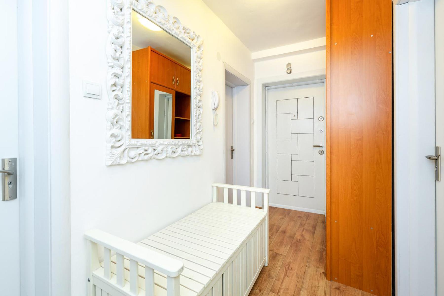 The White Apartment - Free Parking Sofia Ngoại thất bức ảnh